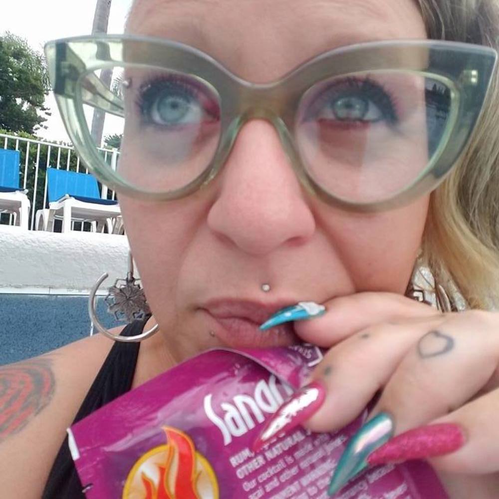 Meet your Posher, Laura